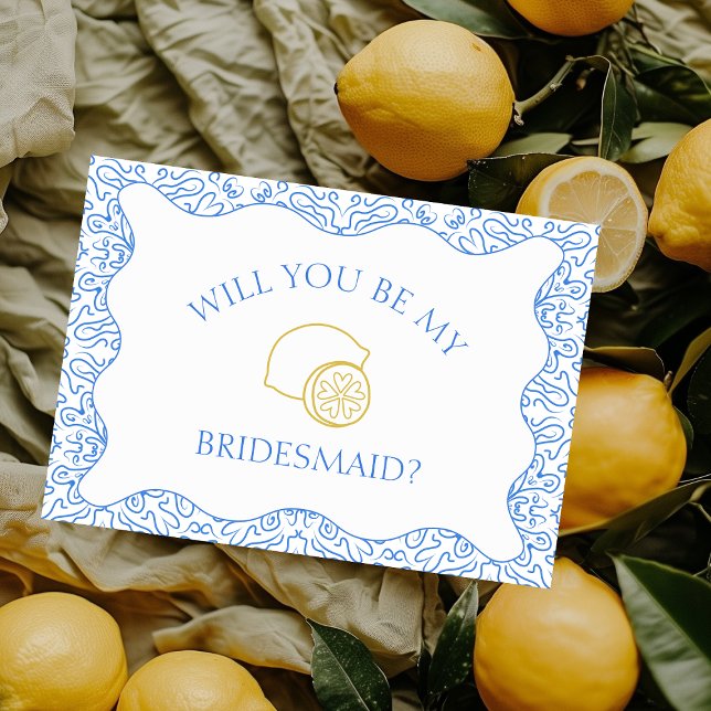 Cartão Limões e Azulejos Azuis Proposta de Bridesmaid Ita (Ask in style with this fun lemon-themed bridesmaid card, customizable to match your wedding vibe.)