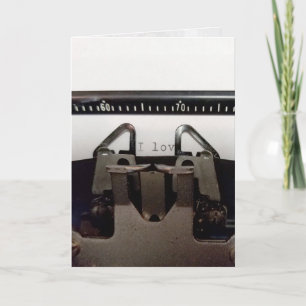 Cartão love message on retro typewriter