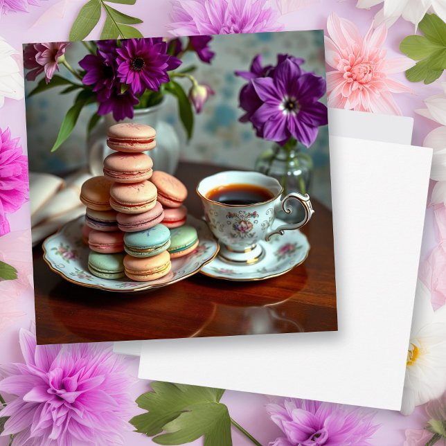 Cartão Macaron, Café e Vaso de Flores Roxas (Criador carregado)