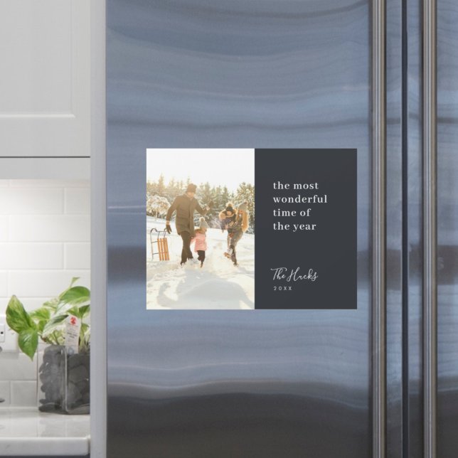 Cartão magnético Na moda de Natal moderno minimali (Share festive Scandi style with a modern Wonderful Time magnetic card by Guava)