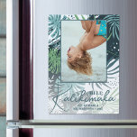 Cartão Magnético Tropical Mele Kalikimaka<br><div class="desc">Estes cartões de natal magnéticos apresentam a saudação a Mele Kalikimaka,  a sua fotografia e os seus nomes favoritos num fundo de fetos botânicos tropicais e folhagem em azul,  verde e verde. Mais designs na nossa coleção.</div>