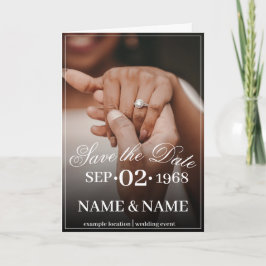 Cartão Mãos de um Casal de Casamento Colorido com Anel