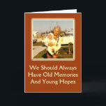 Cartão Memórias e cumprimento do aniversário das<br><div class="desc">Um cartão de aniversário para o novo e os jovens no coração.</div>