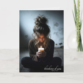 Cartão Menina em uma sala escura