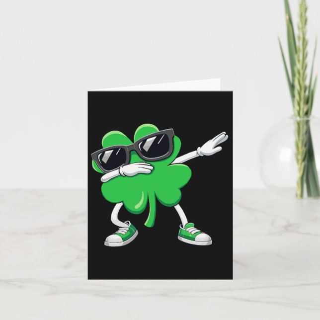 Cartão Meninas Engraçadas Com Shamrock Engraçadas Por Dia (Frente)