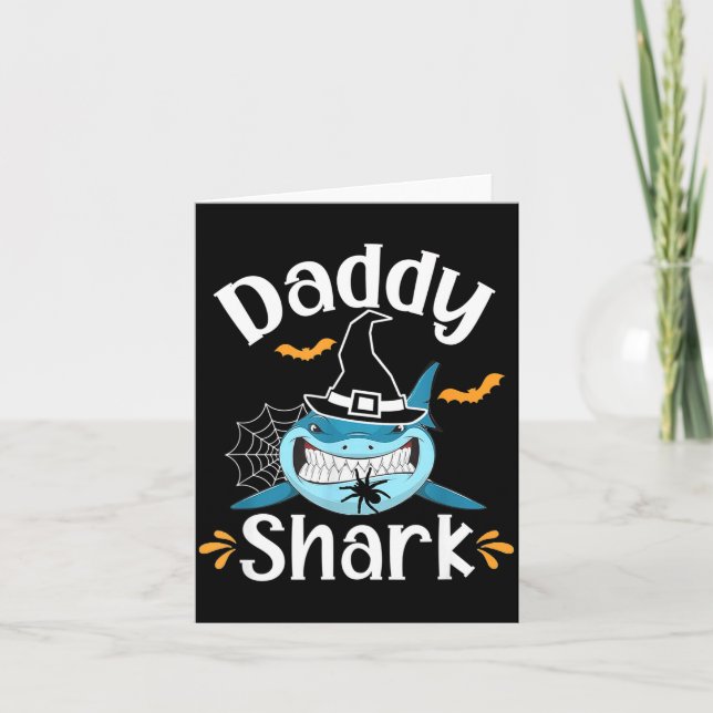 Cartão Mens Daddy Shark Funny Halloween Daddy Announcemen (Frente)