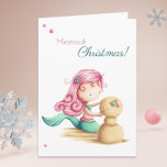 Cartão Mermaid Christmas Summer Beach<br><div class="desc">Cartão de Natal bonito e único para amantes da sereia. O sentimento diz "Sereia Natal!" embora você possa personalizá-lo se quiser. A imagem representa uma sereia com cabelo rosa e cauda verde fazer um "boneco de neve" com areia,  um homem de areia. Ilustrada e projetada por Patricia Alvarez.</div>