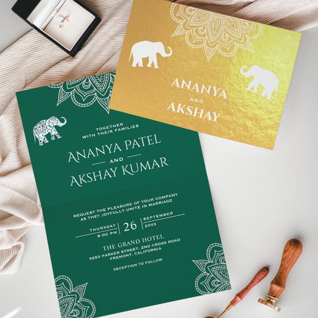 Cartão Metalizado Casamento Índio Verde Henna Elephant Dourado (Criador carregado)