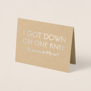 Cartão Metalizado Em um joelho - proposta engraçada de Bro do