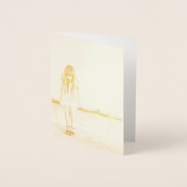 Cartão Metalizado Menina Preocupada (Frente)