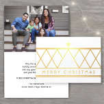 Cartão Metalizado Qualquer Texto e Foto Moderno e Minimalista Feliz<br><div class="desc">Mande desejos elegantes de feriado com o brilho luxuoso da folha de ouro real. Foto e texto são simples de personalizar. Design apresenta um moderno e minimalista design de árvore de Natal geométrica, uma fotografia da sua escolha, e uma simples mensagem personalizável de tipografia de "Feliz Natal". Se preferido, mude...</div>