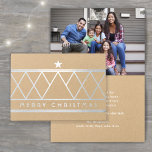 Cartão Metalizado Simples Kraft Geométrico Merry Christmas Tree Real<br><div class="desc">Envie desejos de feriados elegantes com o brilho luxo de papel real prateado em papel kraft premium. Todo texto na frente e no dentro pode ser facilmente personalizado ou excluído. A frente do cartão apresenta uma design de árvore de Natal geométrica moderna e uma simples mensagem de tipografia de "Feliz...</div>