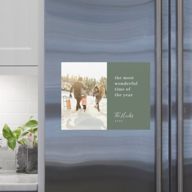 Cartão Mínimo de Natal Moderno Na moda magnético (Share festive Scandi style with a modern Wonderful Time magnetic card by Guava)