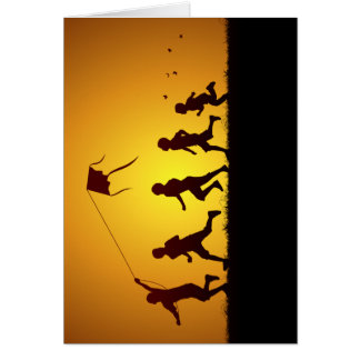Cartão Miúdos que voam um papagaio