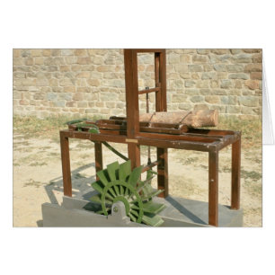 Cartão Modelo de uma serra hidráulica