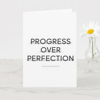 Cartão Modern typography progress over perfection text