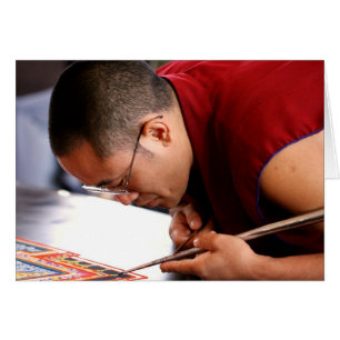 Cartão Monge Budista Criando Mandala