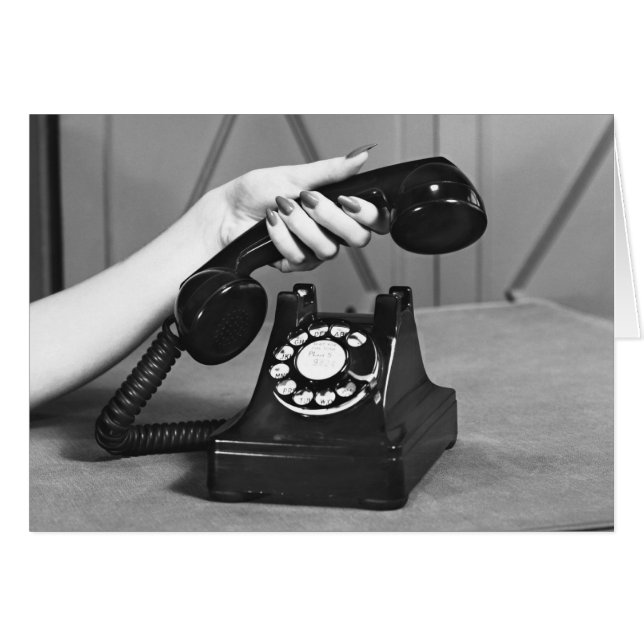 Cartão Mulher pegando o telefone perto da mão (Frente Horizontal)