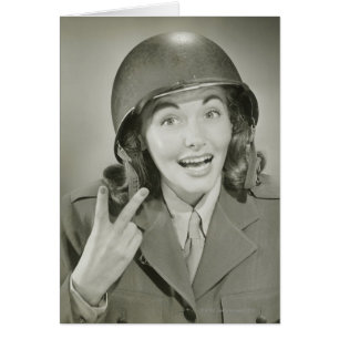 Cartão Mulher Vestindo capacete do exército
