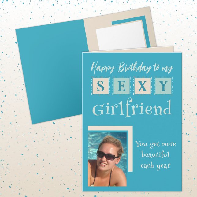 Cartão Namorada sexy adiciona foto turquesa e aniversário (Criador carregado)