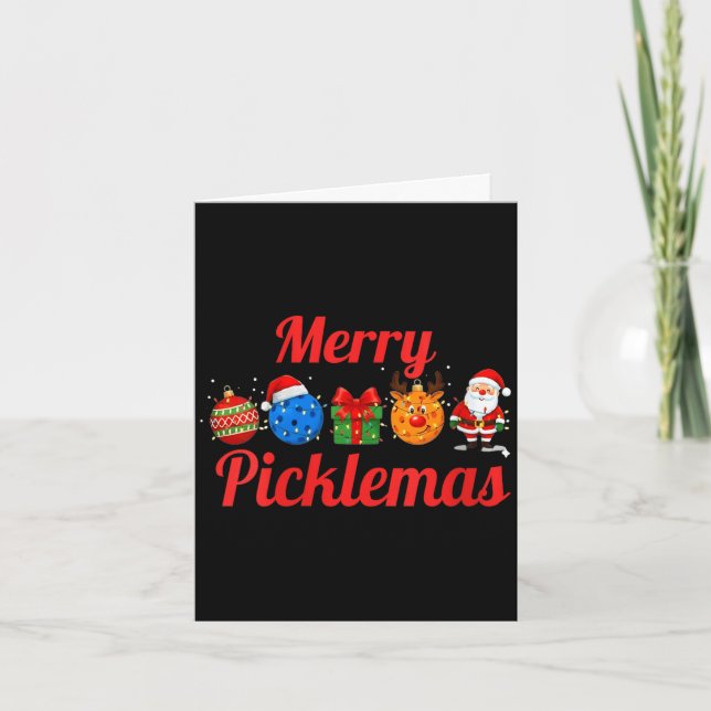 Cartão Natal alegre das mulheres pickle, bola de pickle e (Frente)