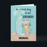 Cartão Nome Personalizado Cara Birthday Beach Funny Legal<br><div class="desc">Qualquer cara seria grata por receber este cartão no seu aniversário. O que torna este cartão especial é o fato de que seu tema de verão é perfeito para a estação. O guaxinim legal no cobrir vai ajudá-lo a cumprimentá-lo e a expressar uma mensagem divertida.</div>