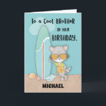 Cartão Nome personalizado Irmão Birthday Beach Funny Racc<br><div class="desc">Celebre com seu irmão quando ele tiver outra comemoração de aniversário de verão. Este verão o cartão temático é muito fofo e divertido de desmaiar. Saudá-lo e compartilhar uma mensagem divertida que este guaxinim traz para ele assim que seu dia especial chegar finalmente.</div>