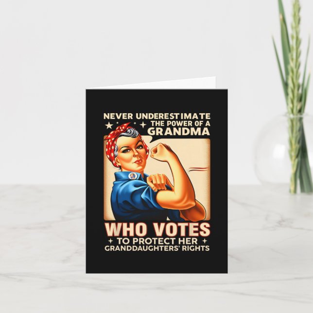 Cartão Nunca Subestime O Poder De Uma Avó Que Vota (Frente)