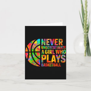 Cartão Nunca Subestime Uma Menina Que Jogue Basquete Wo