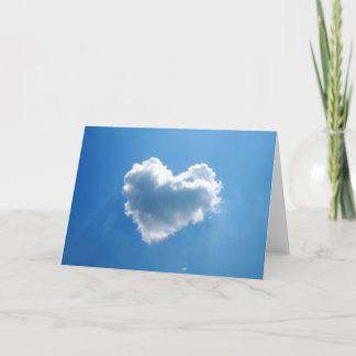 Cartão Nuvem em forma de coração no céu