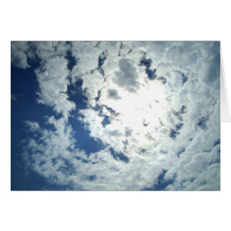 Cartão Nuvens com um belo sol-break