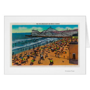 Cartão O ciclone Racer e a Beach Crowds, Long Beach