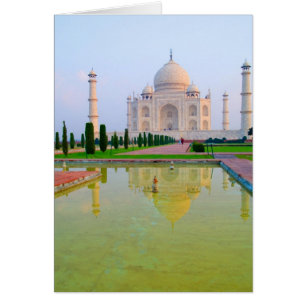 Cartão O tranquilo e pacífico Taj Mahal famoso mundialmen