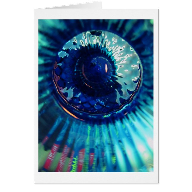 Cartão Olhar fixamente abaixo da garrafa (Frente)