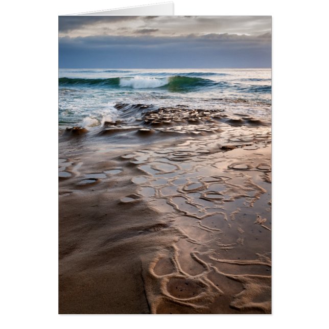 Cartão Onda quebrando na praia, Califórnia (Frente)