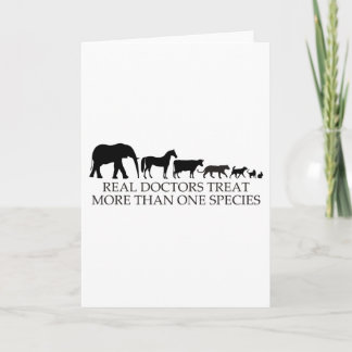 Cartão Os doutores reais (veterinários) tratam mais de