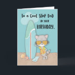 Cartão Pai Birthday Beach Funny Legal Raccoon<br><div class="desc">Traga diversão e frieza para a próxima comemoração de aniversário do seu pai-passo com este cartão legal com um surfista de guaxinim legal na frente. Quase nos esquecemos,  seu pai de degraus adora surfar,  certo? Ele certamente também ama este cartão.</div>