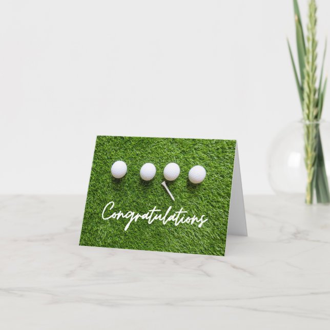 Cartão Parabéns de golfe com bolas de grama verde (Frente)