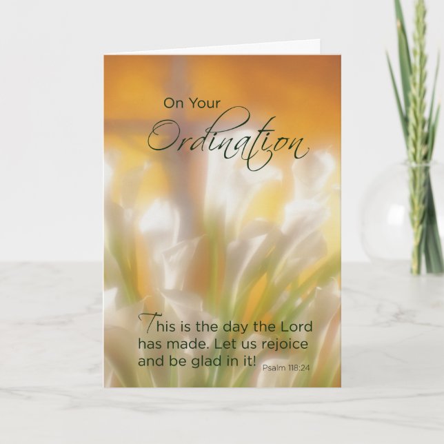 Cartão Parabéns, lírios e cruz (Frente)