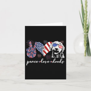 Cartão Peace Love Doods Goldendoodle U. A Bandeira Dodle 