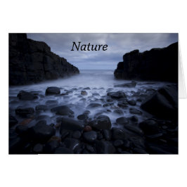 Cartão Pebolhas e Rochas ao longo da costa oceânica