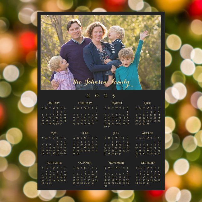 Cartão Personalizado do Calendário de Fotografias  (2025 Family Name Photo Calendar Personalized Card)