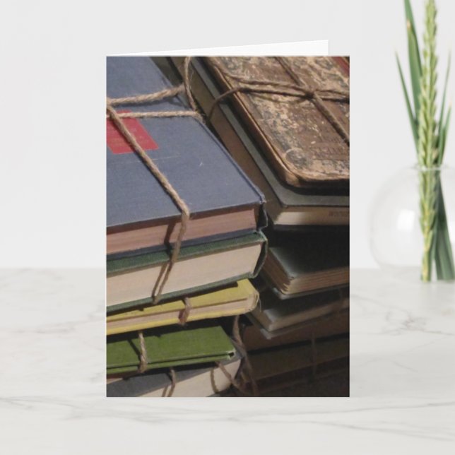 Cartão Pilha de livros antiga (Frente)