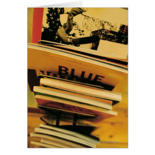 Cartão Pilha de livros e revistas