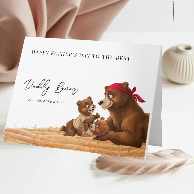 Cartão Placa de Dia de os pais do Urso do Pai Personaliza (Celebrate Dad with our adorable Daddy Bear and Cubs card!)