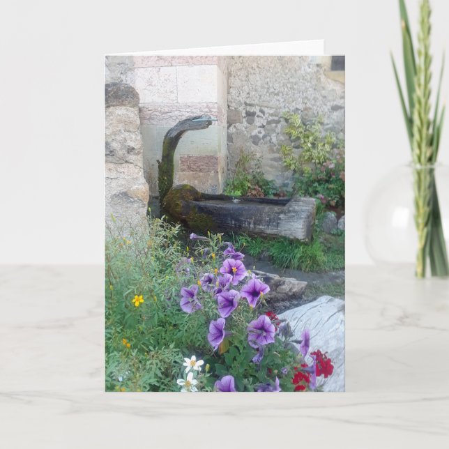 Cartão Placa dobrada com fonte alpina e flores (Frente)