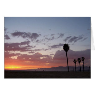 Cartão pôr do sol na praia.