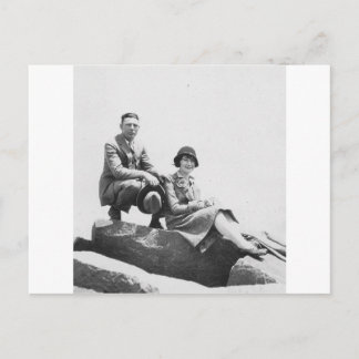 Cartão Postal 1920's Couple on Vacation