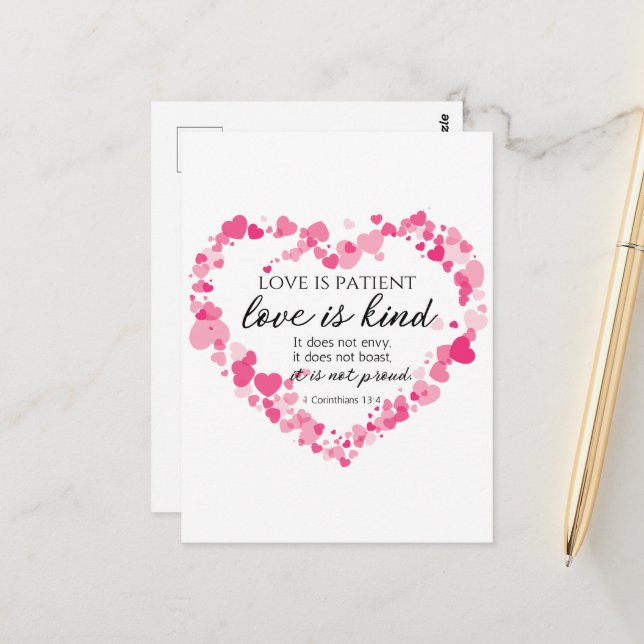 Cartão Postal 1 Corinthians 13:4 O amor é o coração cor-de-rosa  (Frente/Verso In Situ)
