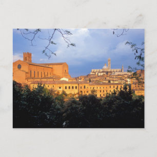 Cartão Postal A aldeia toscana de Sienna, Itália.